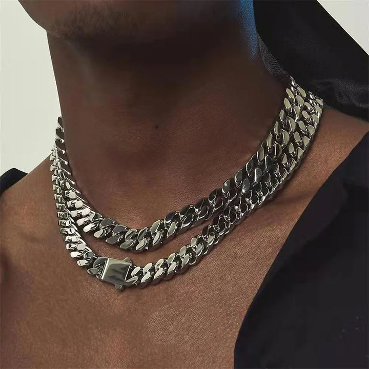 Stainless Steel Snake Chain Necklace – Bold Style for Any Occasion